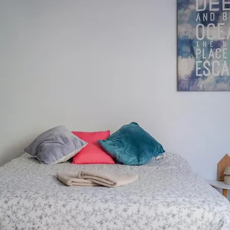 Petit 20m2 - 2-4 Personnes - Quartier Bel Air 아파트 *